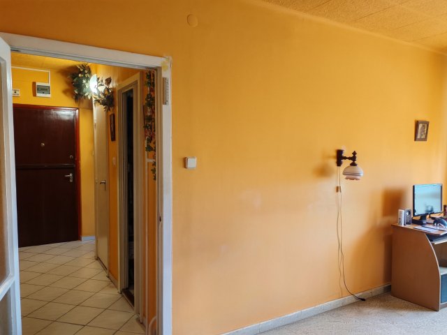 Eladó panellakás, Győrött 46.5 M Ft, 2+1 szobás