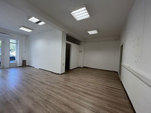 Kiadó üzlethelyiség, Győrött 175 E Ft / hó