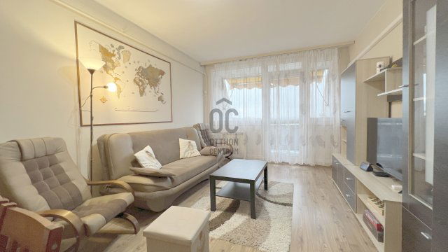 Eladó panellakás, Szekszárdon 41.5 M Ft, 3 szobás