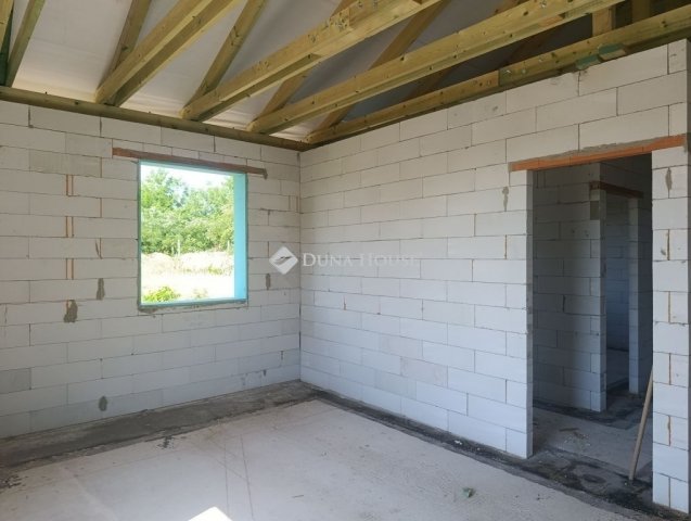 Eladó ikerház, Galgahévízen 85 M Ft, 4 szobás