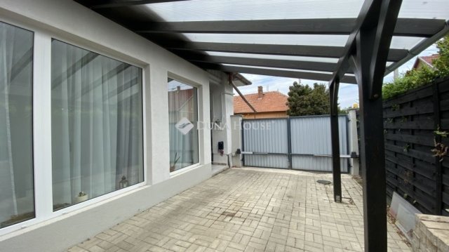 Eladó téglalakás, Békéscsabán 44.9 M Ft, 4 szobás