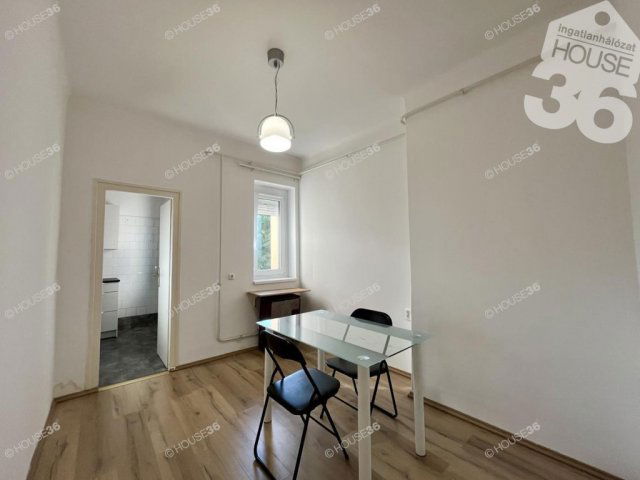 Eladó téglalakás, Kecskeméten 54 M Ft, 3 szobás