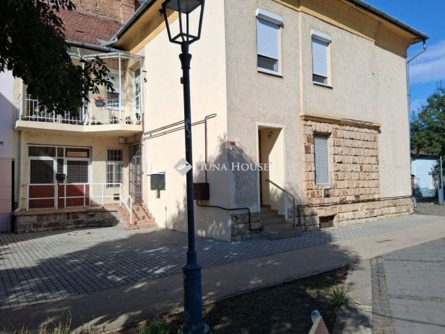 Eladó téglalakás, Szikszón 39.9 M Ft, 2 szobás