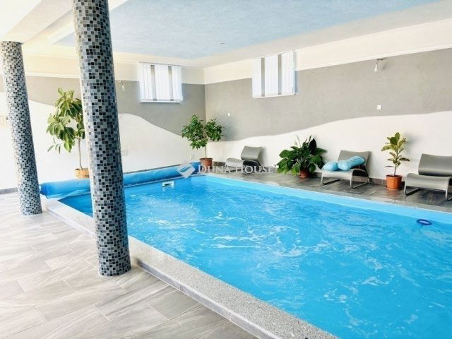 Eladó családi ház, Szigetszentmiklóson 255 M Ft, 7 szobás