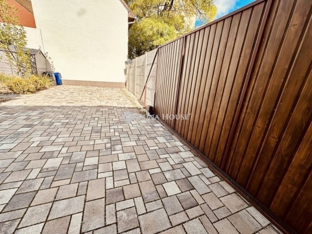 Eladó ikerház, Kecskeméten 104 M Ft, 4 szobás