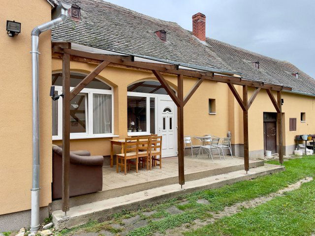 Eladó családi ház, Szelestén 37 M Ft, 4+1 szobás