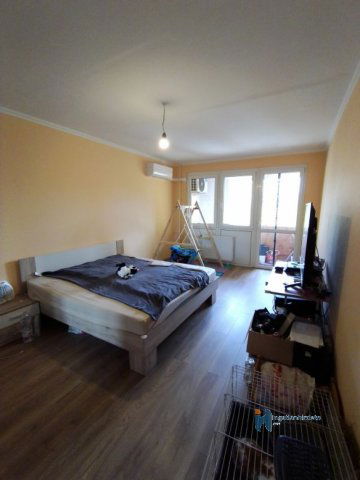 Eladó panellakás, Százhalombattán 68.4 M Ft, 3 szobás