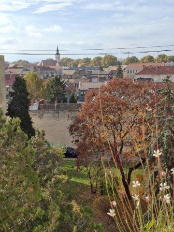 Eladó téglalakás, Esztergomban 54.5 M Ft, 2 szobás