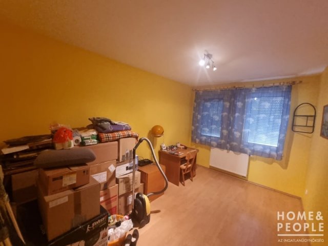 Eladó téglalakás, Szegeden 68.899 M Ft, 2 szobás