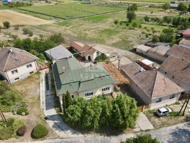 Eladó családi ház, Bagon 54.9 M Ft, 5 szobás