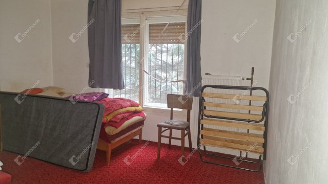Eladó nyaraló, Komáromban 40 M Ft, 3 szobás