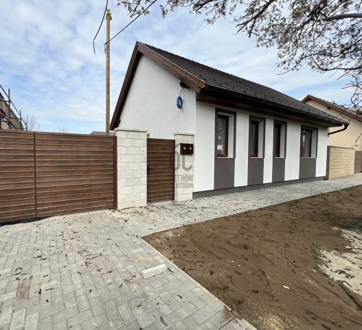 Eladó családi ház, Szekszárdon 83 M Ft, 4 szobás