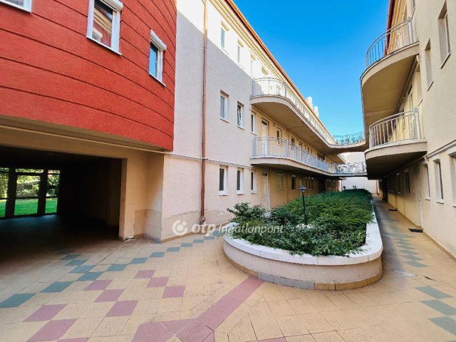 Eladó téglalakás, Debrecenben 89.5 M Ft, 2+1 szobás