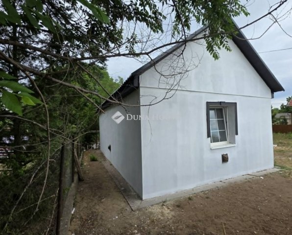 Eladó családi ház, Farmoson 22.9 M Ft, 1 szobás