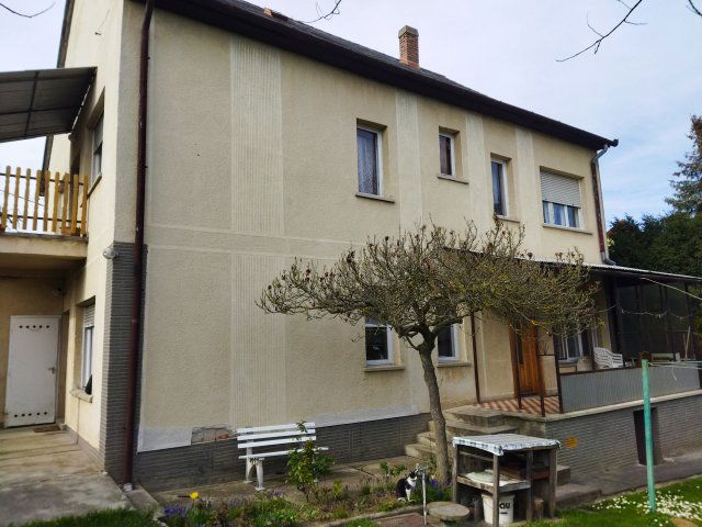 Eladó családi ház, Kaposváron 52.5 M Ft, 5+1 szobás