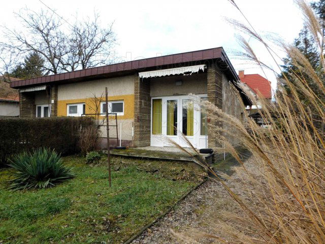 Eladó nyaraló, Vonyarcvashegyen 46 M Ft, 2+2 szobás