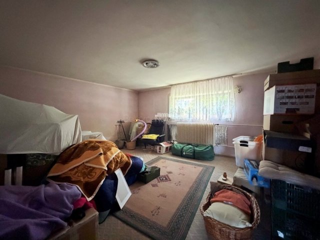 Eladó családi ház, Szombathelyen 69.99 M Ft, 5 szobás