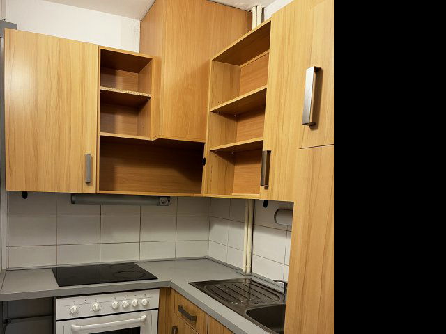 Eladó panellakás, Ajkán, Kossuth utcában 31.9 M Ft, 1+1 szobás