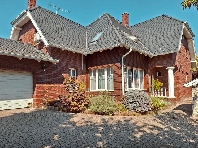 Eladó családi ház, Törökbálinton 330 M Ft, 6 szobás