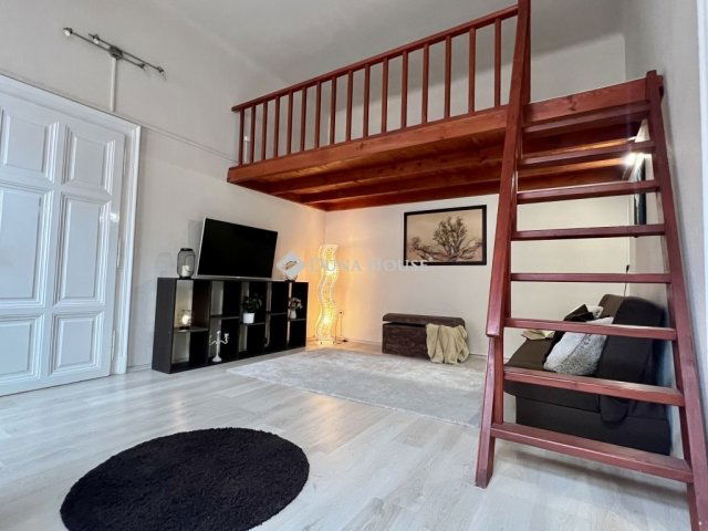 Eladó téglalakás, Budapesten, VI. kerületben 79.9 M Ft, 2 szobás