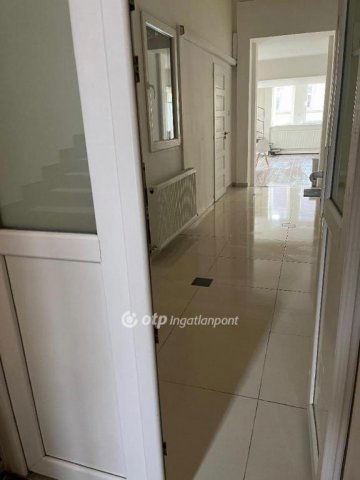 Eladó téglalakás, Budapesten, V. kerületben 99.5 M Ft