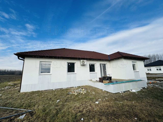 Eladó családi ház, Győrladaméren 115.999 M Ft, 4 szobás