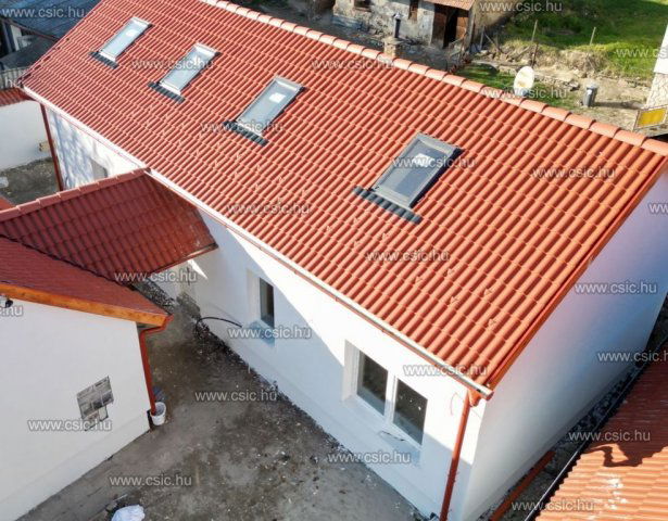 Eladó családi ház, Budakalászon 124.9 M Ft, 4 szobás