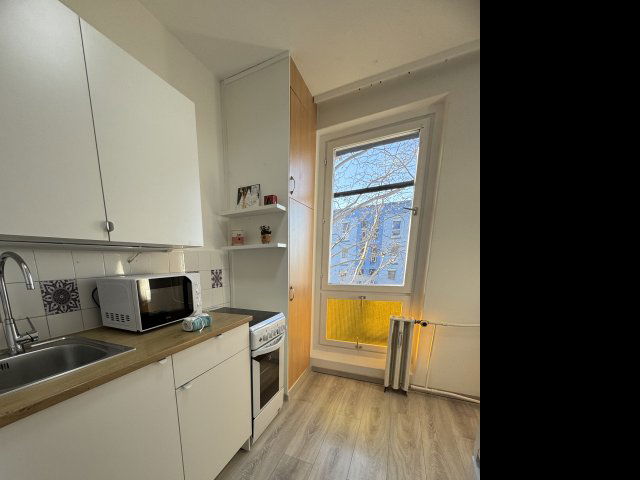 Kiadó panellakás, albérlet, Pécsett 130 E Ft / hó, 1+1 szobás