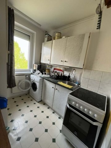 Eladó panellakás, Balatonalmádiban 70 M Ft, 4 szobás