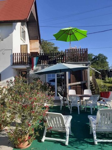 Eladó családi ház, Pécsett 45 M Ft, 3 szobás