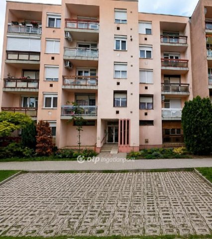 Eladó téglalakás, Orosházán 21 M Ft, 1+1 szobás