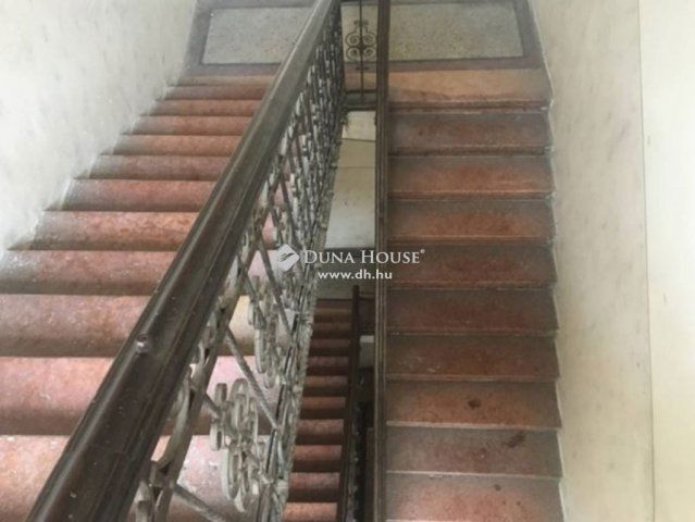 Eladó téglalakás, Budapesten, VII. kerületben 43.9 M Ft