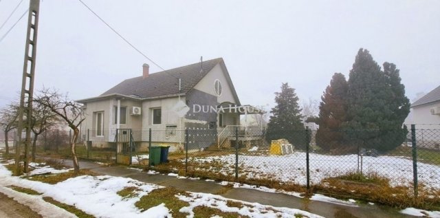 Eladó családi ház, Tápiószecsőn 68 M Ft, 4 szobás