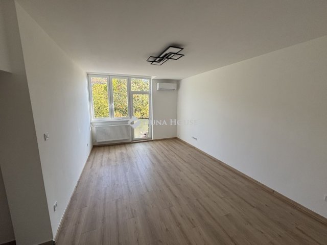 Eladó téglalakás, Tatabányán, Béla Király körtéren 41.5 M Ft