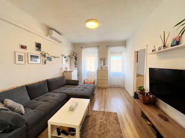 Eladó téglalakás, Pécsett 53.9 M Ft, 2 szobás