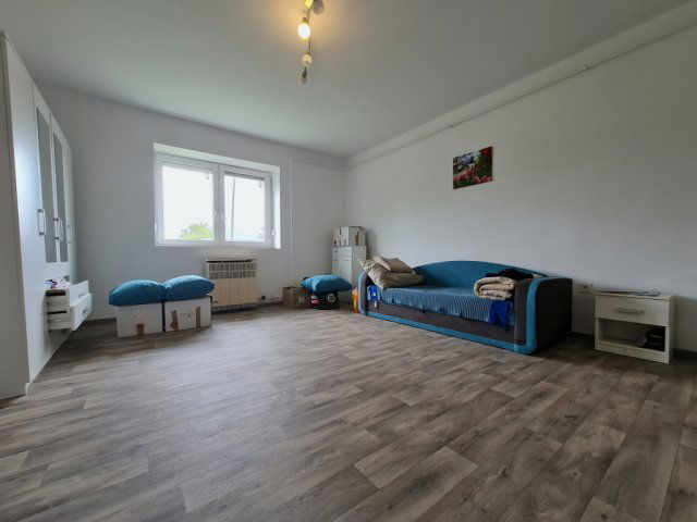 Eladó családi ház, Nagyúton 8.8 M Ft, 1 szobás