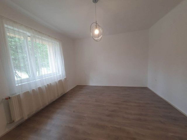 Eladó családi ház, Pécsett, Cinka Panna utcában 73 M Ft