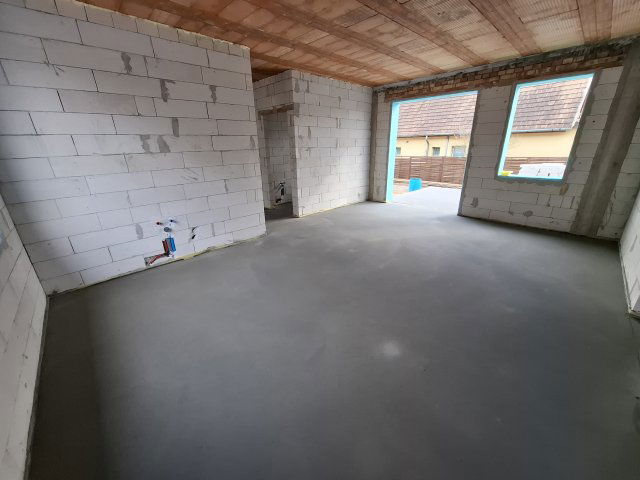 Eladó ikerház, Mendén 127.9 M Ft, 5 szobás