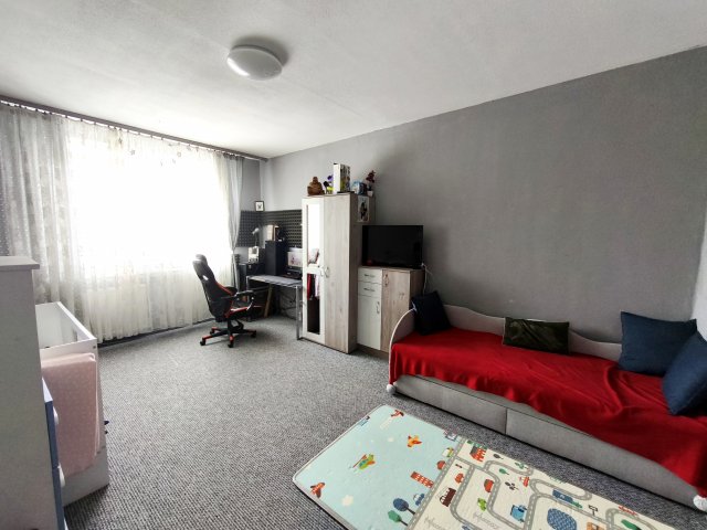 Eladó panellakás, Dunaújvárosban 32.5 M Ft, 1+2 szobás