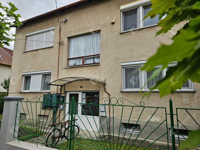 Eladó téglalakás, Győrött 53 M Ft, 3 szobás