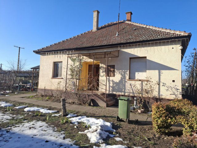Eladó családi ház, Újszilváson 29.9 M Ft, 3 szobás