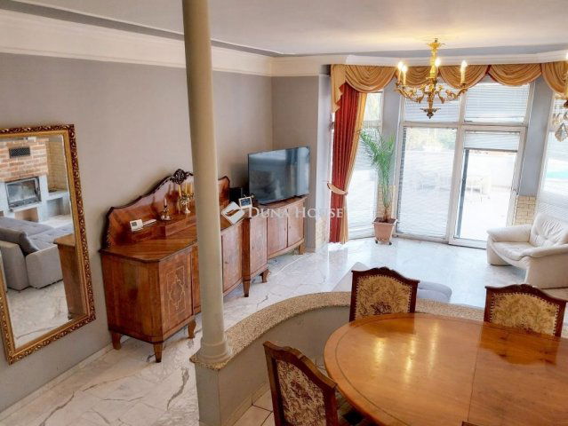 Eladó családi ház, Bőn 94.5 M Ft, 6 szobás