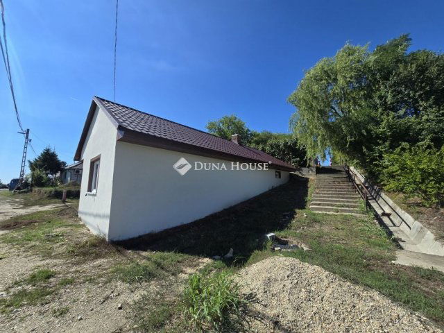 Eladó családi ház, Ercsiben 37.5 M Ft, 3 szobás