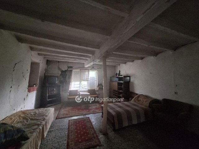 Eladó családi ház, Szeghalmon 10 M Ft, 2 szobás