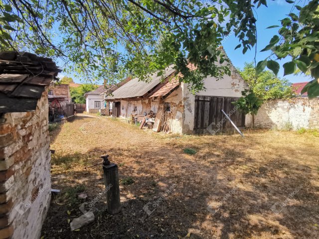 Eladó családi ház, Székesfehérvárott 67 M Ft, 2 szobás