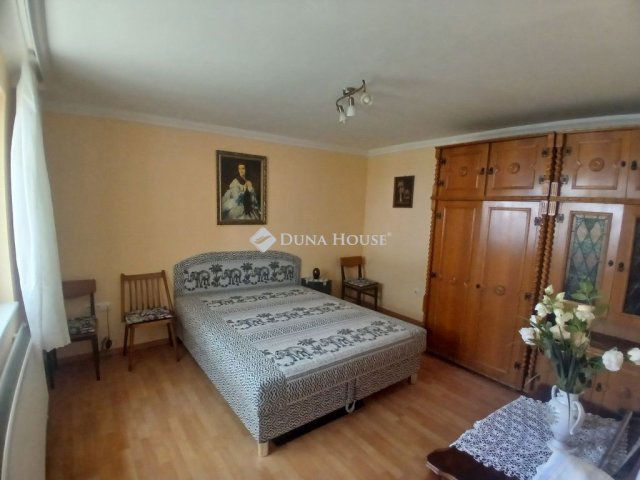 Kiadó családi ház, albérlet, Debrecenben 230 E Ft / hó