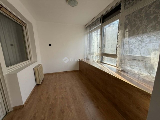 Eladó téglalakás, Kecskeméten 65 M Ft, 4 szobás