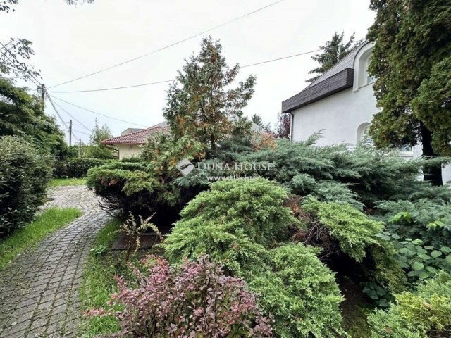 Eladó családi ház, Budapesten, III. kerületben 299.9 M Ft