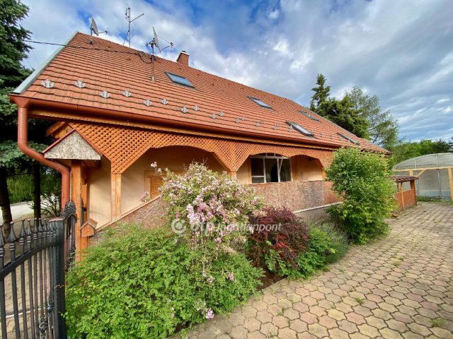 Eladó családi ház, Kecskeméten 89.99 M Ft, 5 szobás