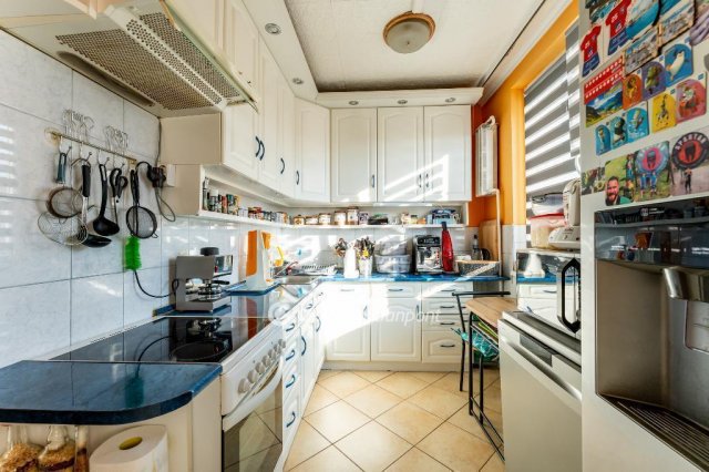 Eladó panellakás, Kazincbarcikán 46.8 M Ft, 4 szobás